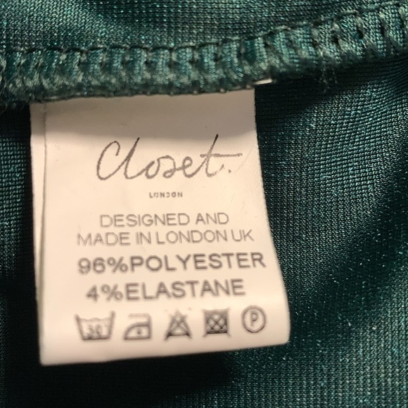 Closet London Plus velvet mini dress in emerald green - Picture 6 of 6